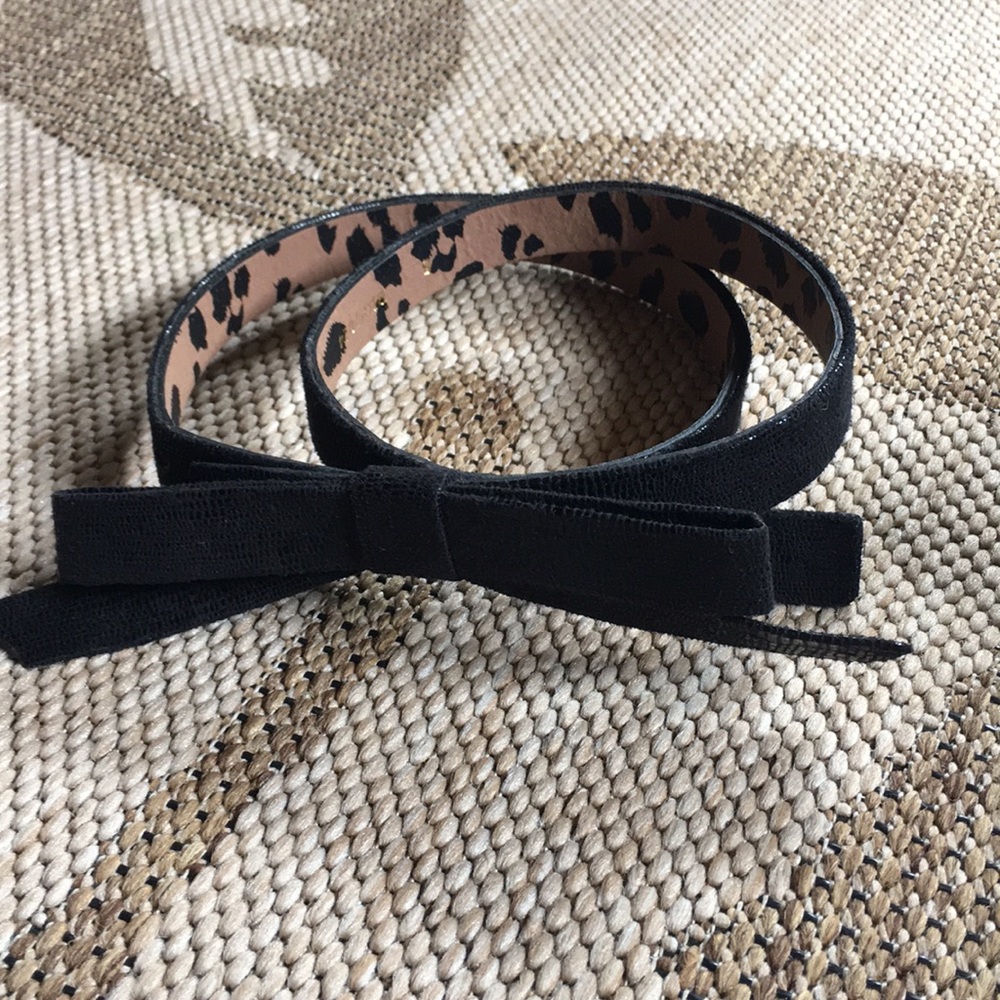 Small Betsy Johnson Black Bow Belt